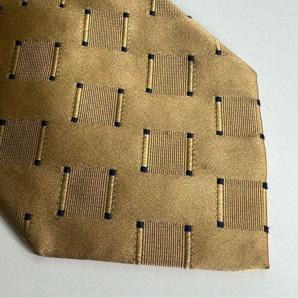 Jos. A. Bank Vintage Gold‎ Tie - Picture 3 of 4